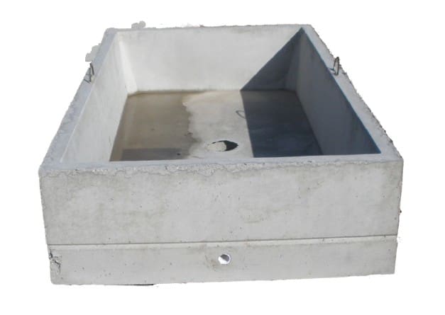 1000 gallon summer tank with hole